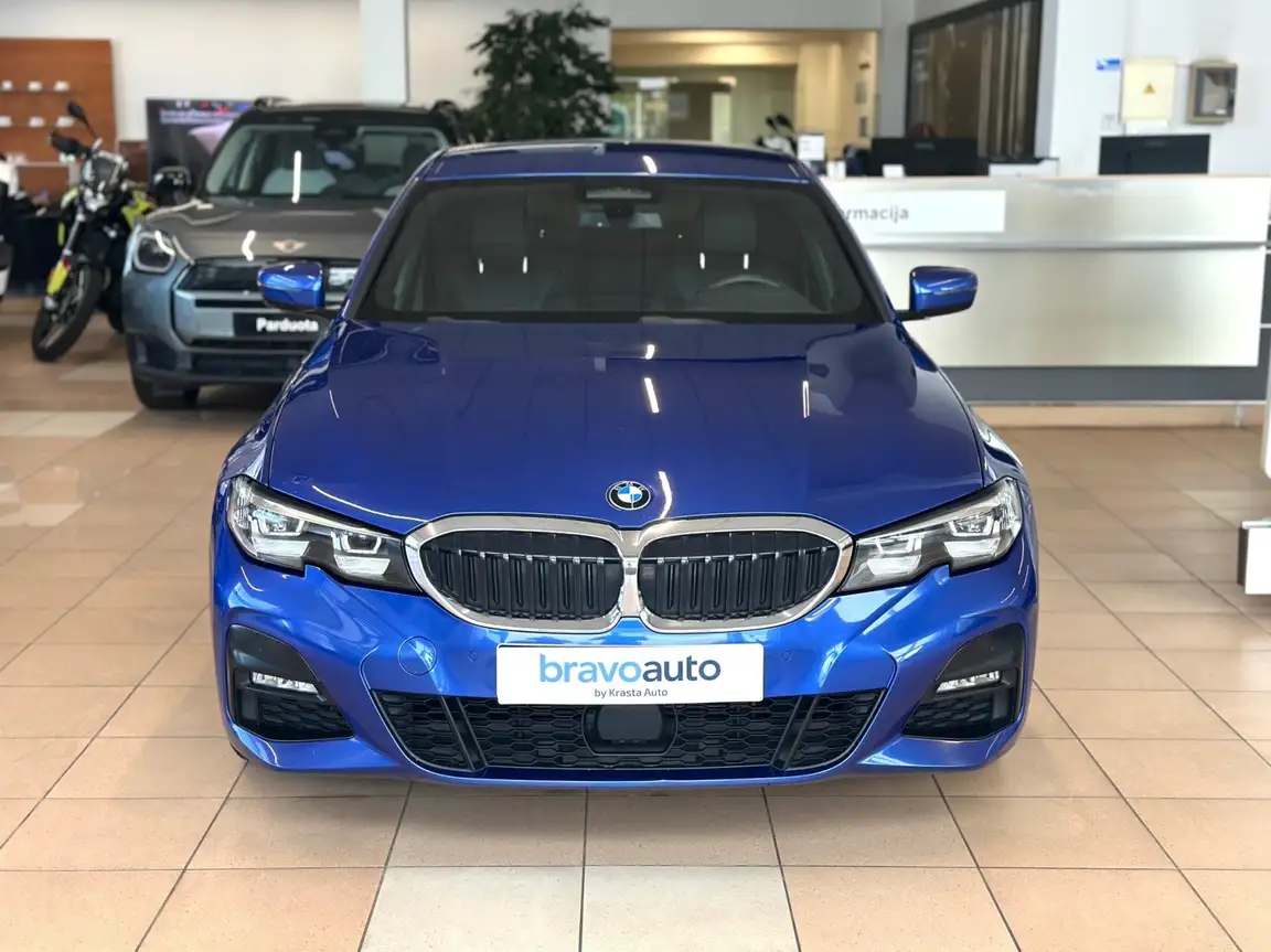 BMW 3 SERIES