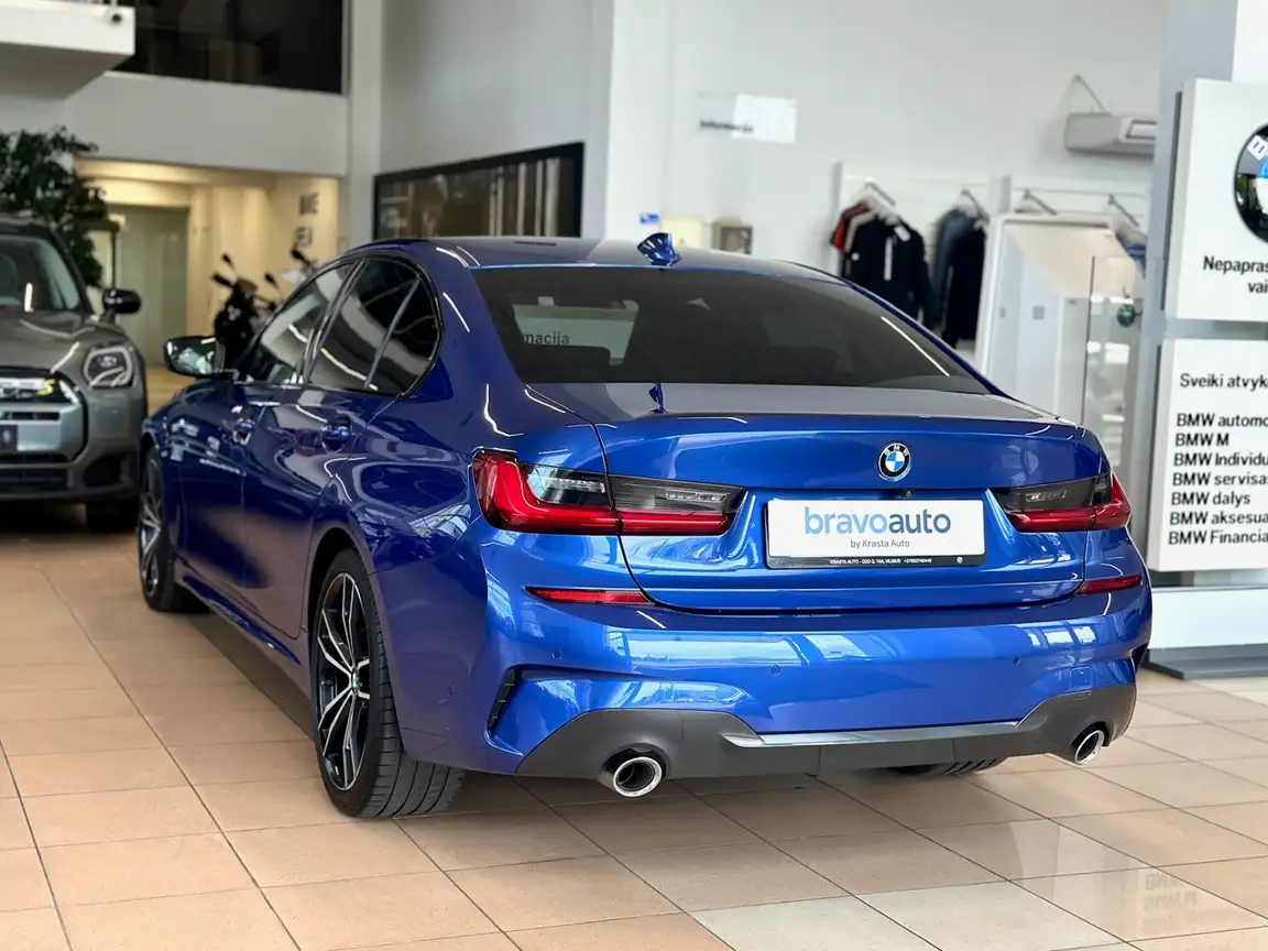 BMW 3 SERIES