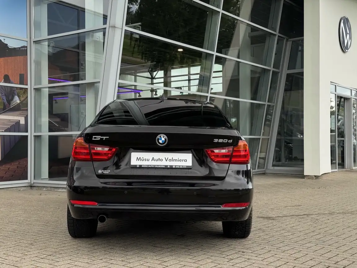 BMW 3 SERIES