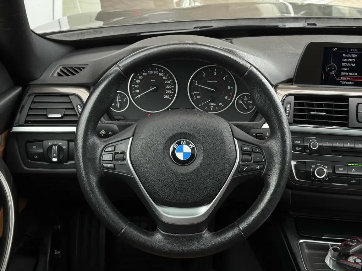 BMW 3 SERIES