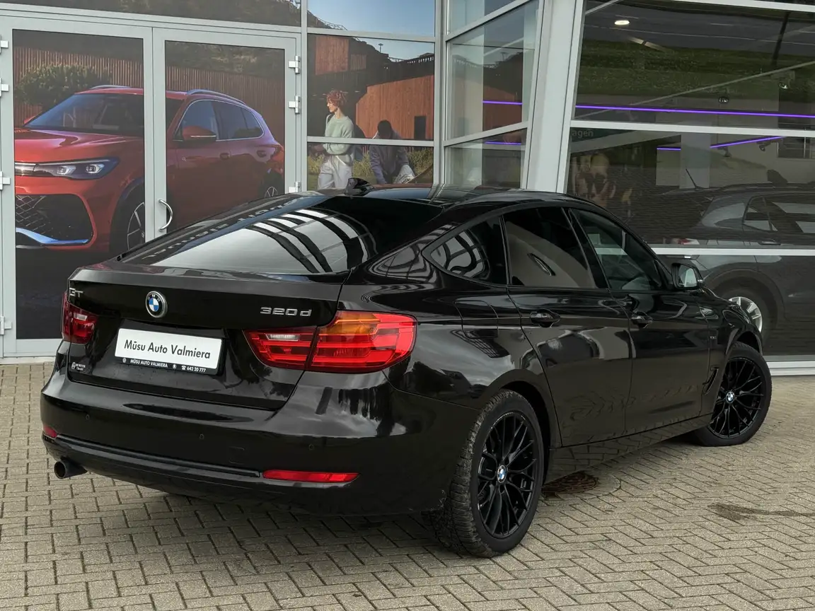 BMW 3 SERIES