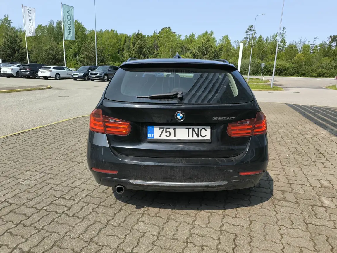 BMW 3 SERIES