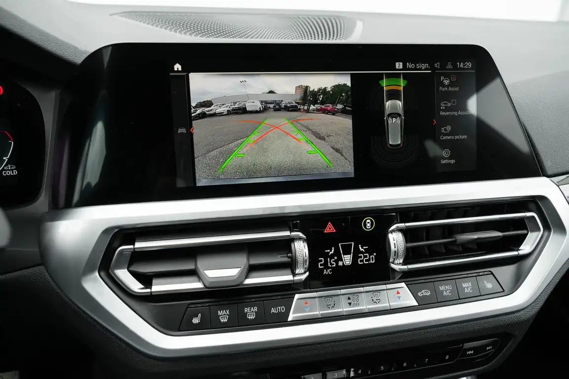 BMW 3 SERIES