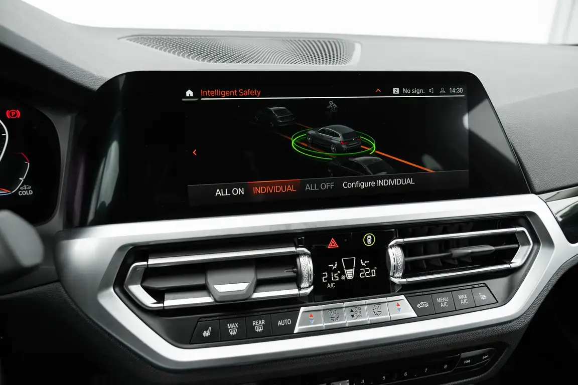 BMW 3 SERIES
