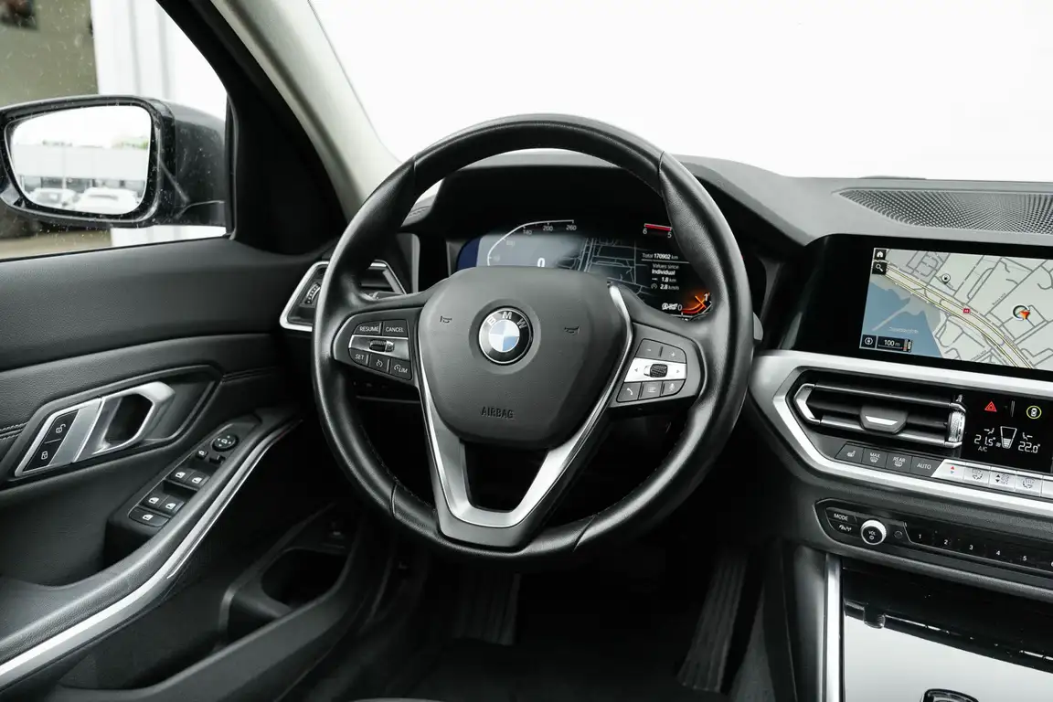 BMW 3 SERIES