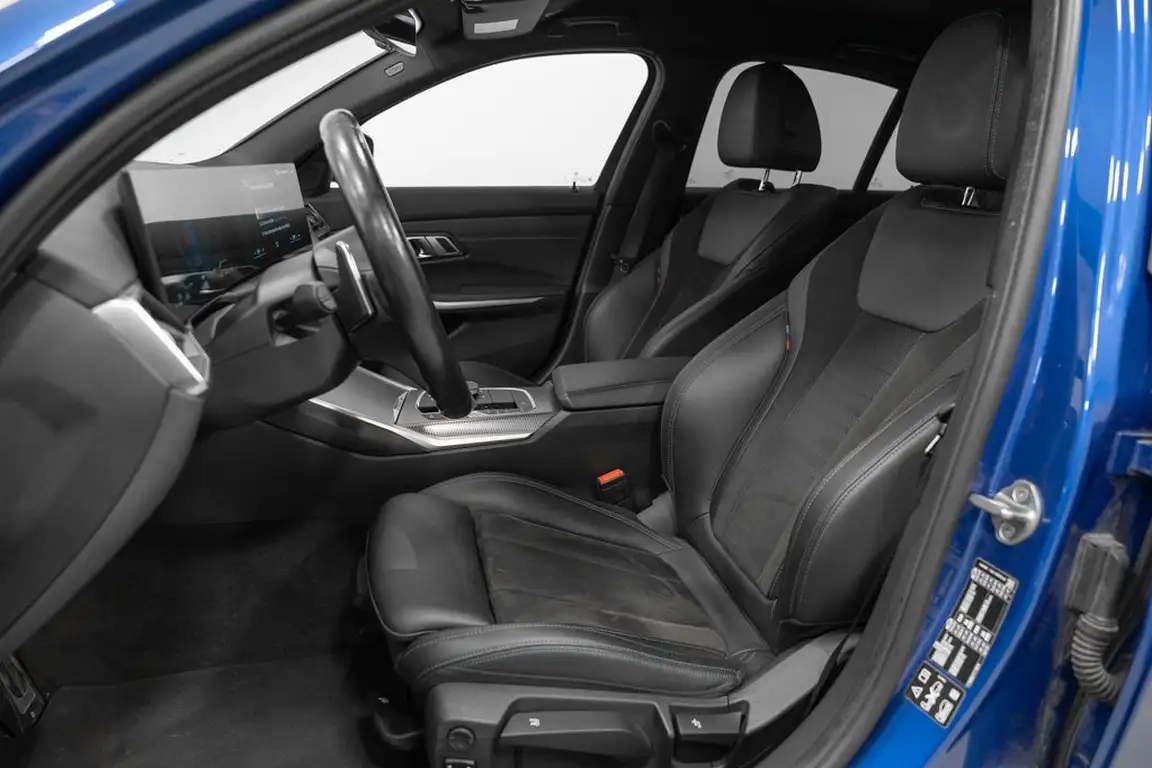BMW 3 SERIES