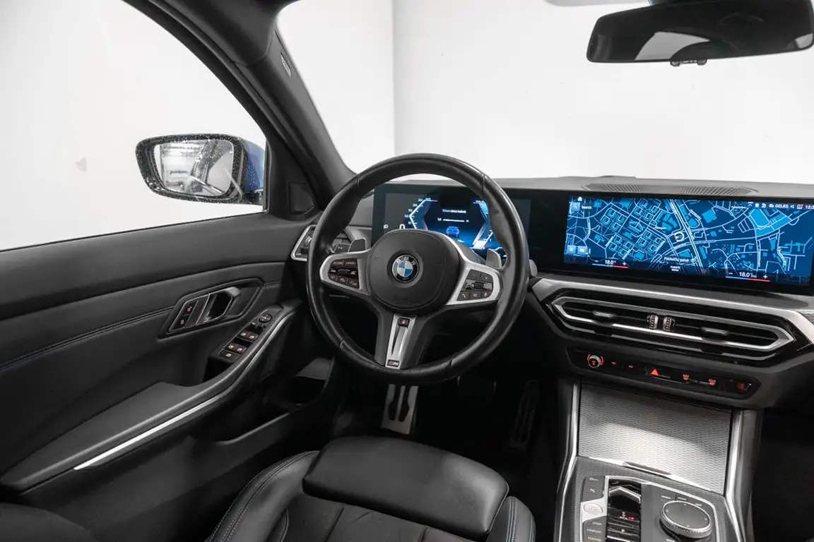 BMW 3 SERIES