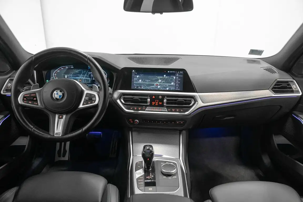 BMW 3 SERIES