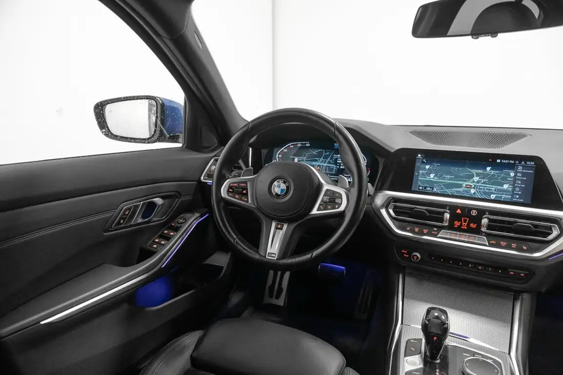 BMW 3 SERIES