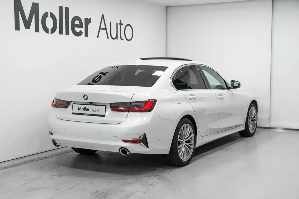 BMW 3 SERIES