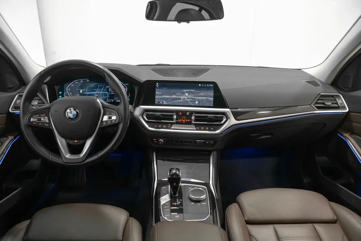 BMW 3 SERIES