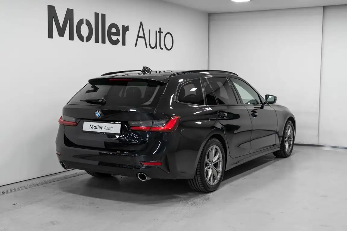 BMW 3 SERIES