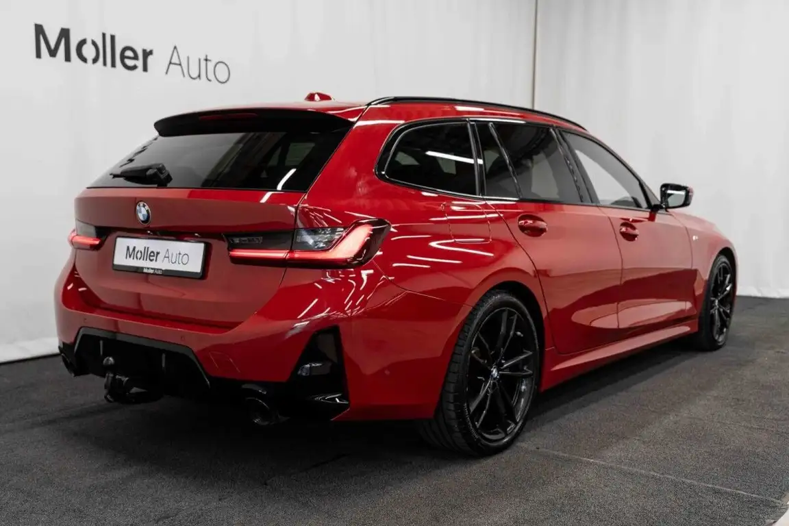 BMW 3 SERIES