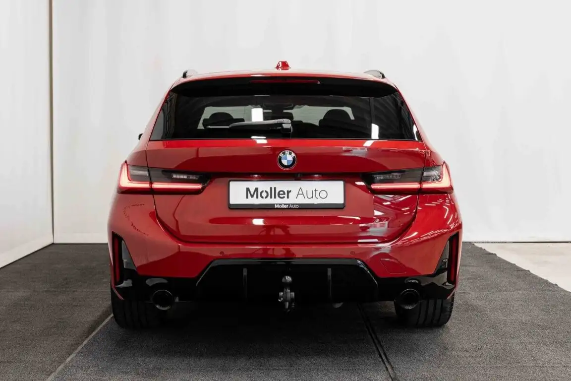 BMW 3 SERIES