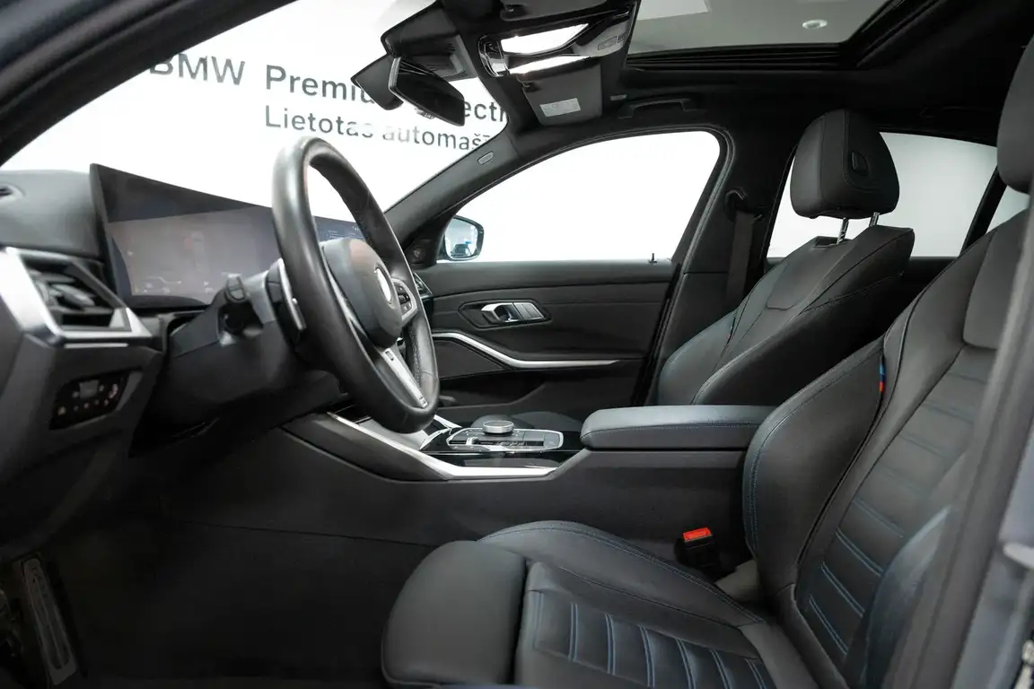 BMW 3 SERIES