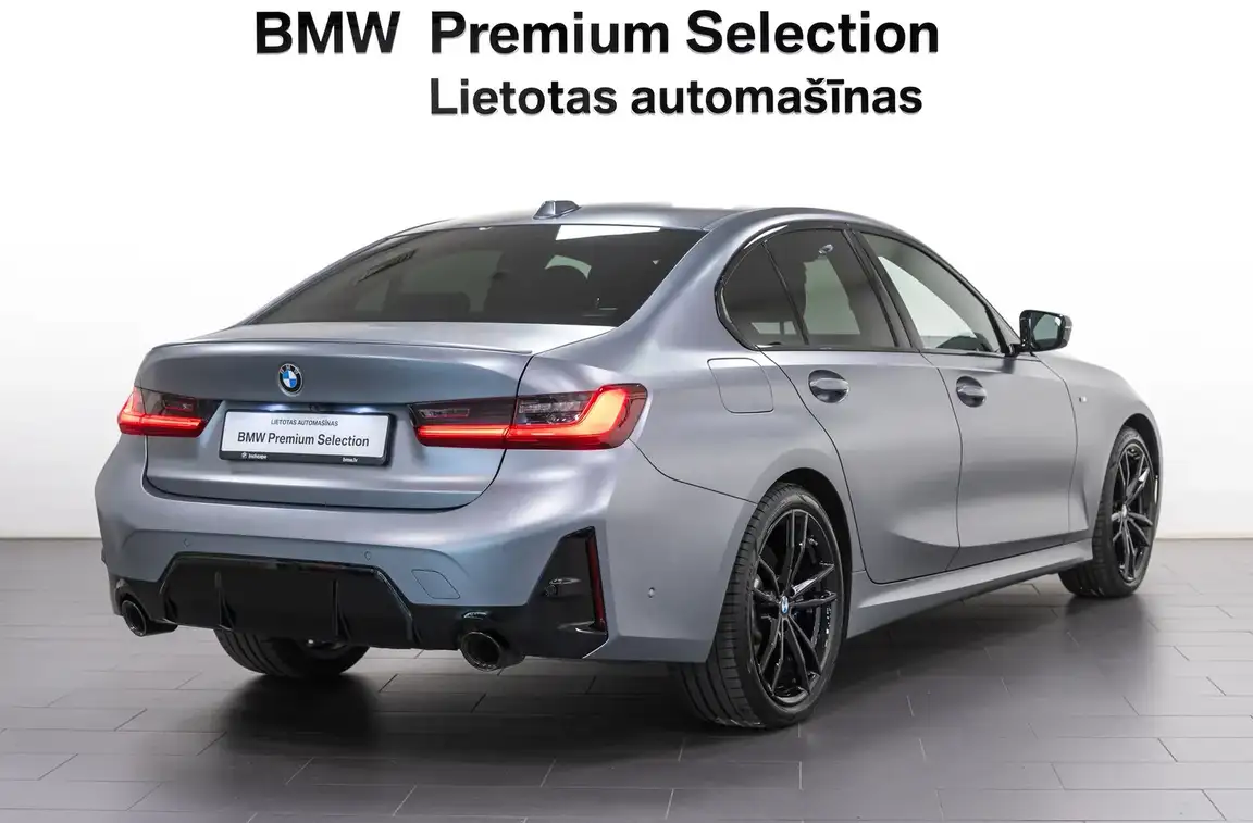 BMW 3 SERIES