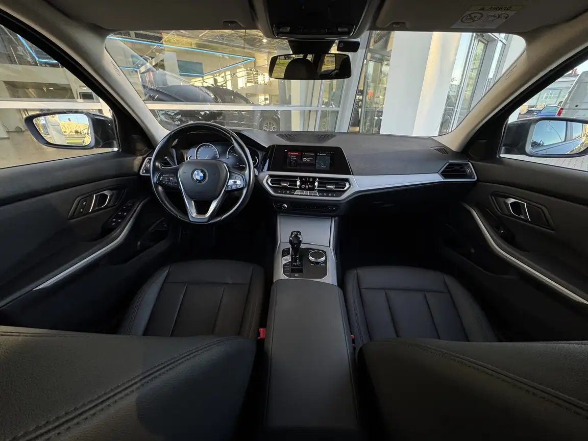 BMW 3 SERIES