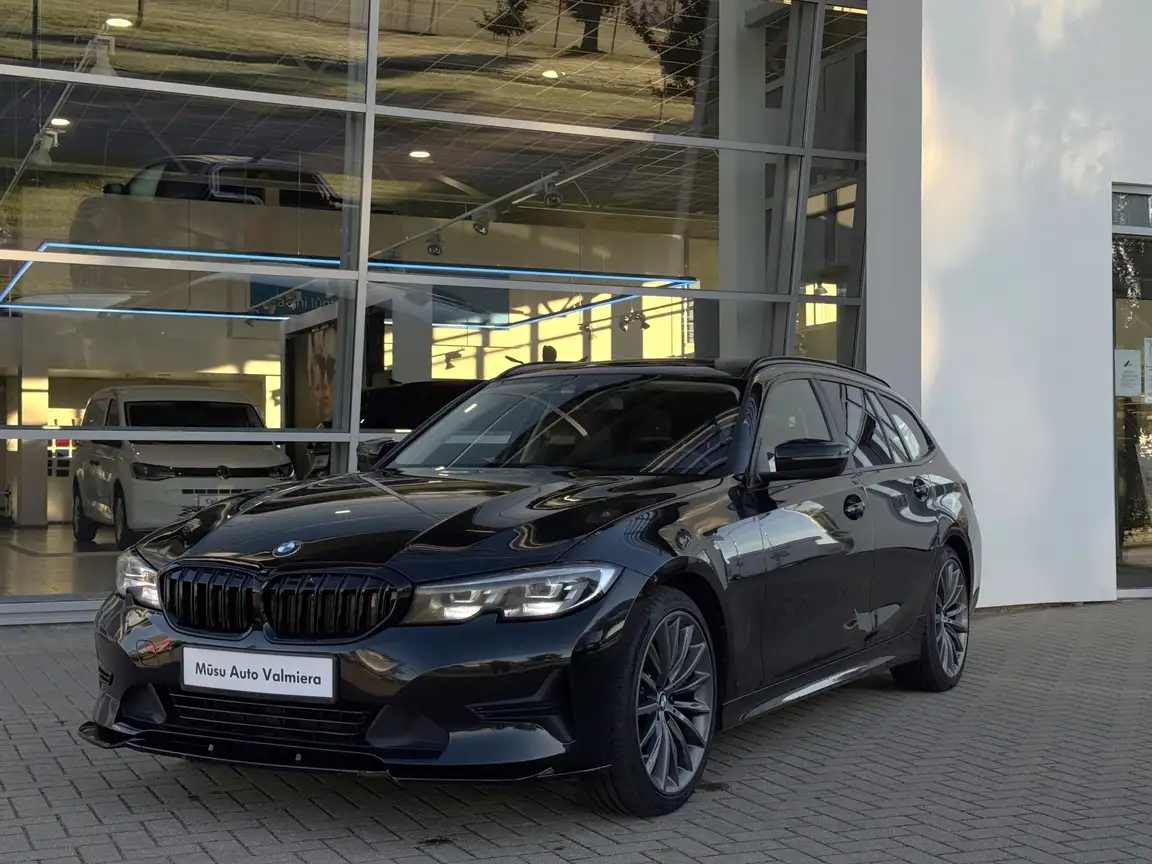 BMW 3 SERIES