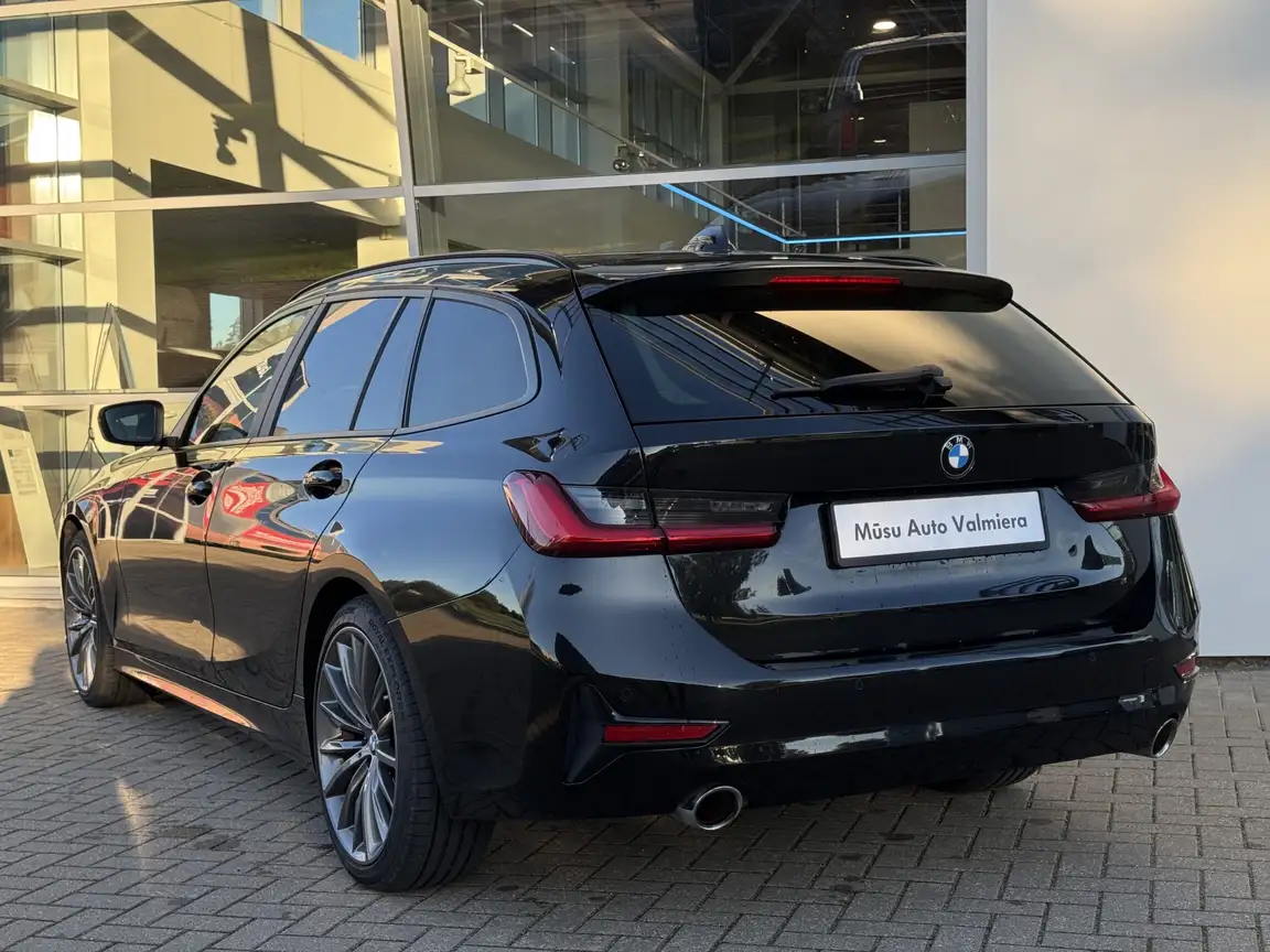 BMW 3 SERIES