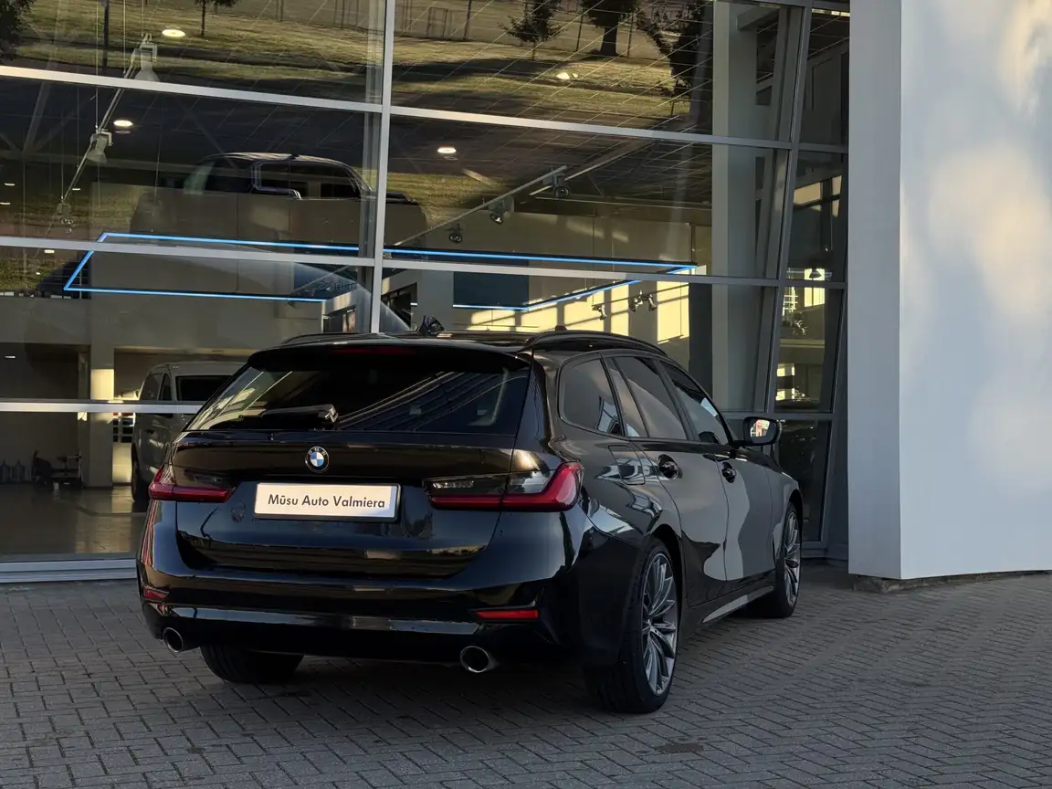BMW 3 SERIES
