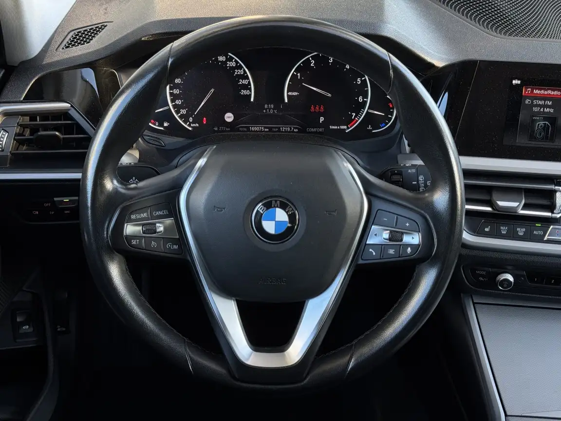 BMW 3 SERIES