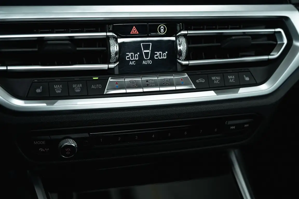 BMW 3 SERIES