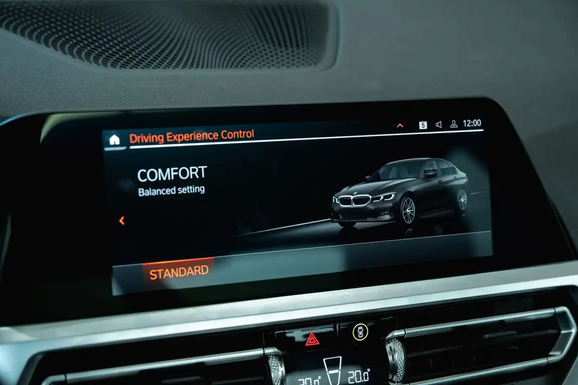 BMW 3 SERIES