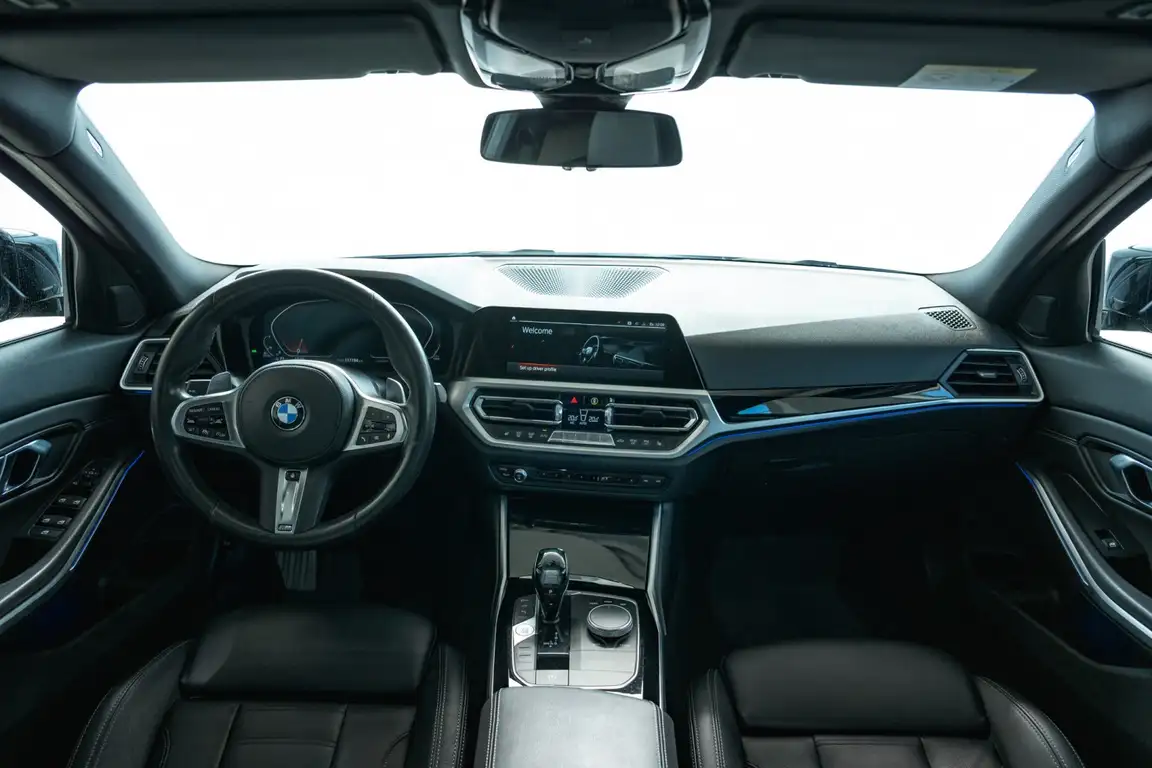BMW 3 SERIES