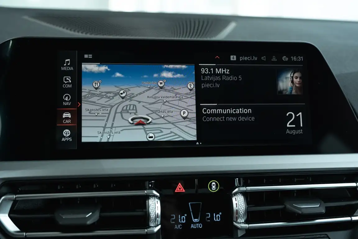 BMW 3 SERIES