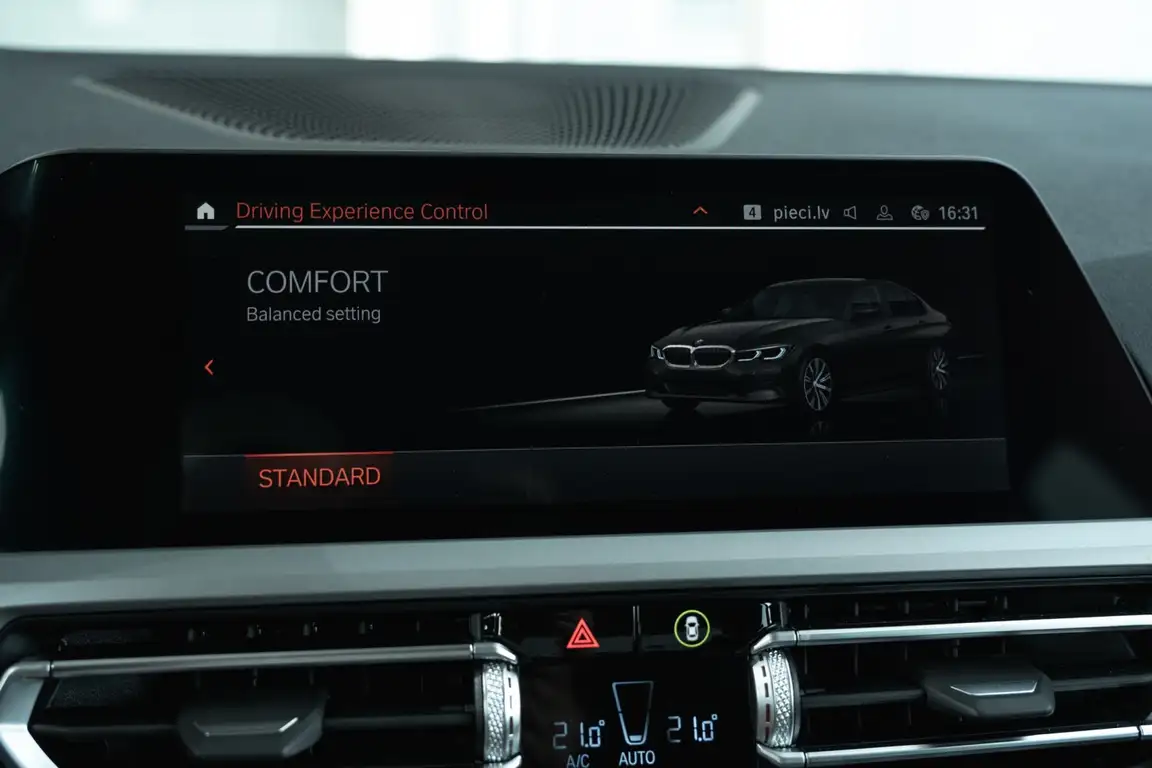 BMW 3 SERIES