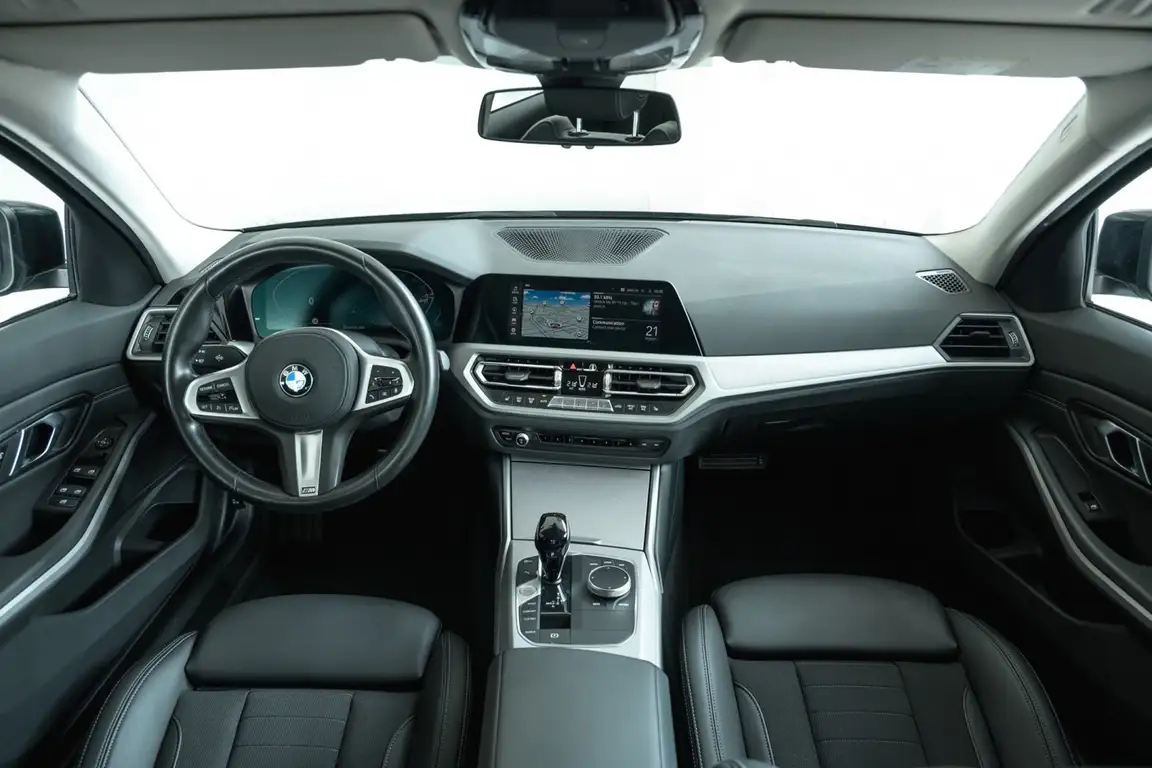 BMW 3 SERIES
