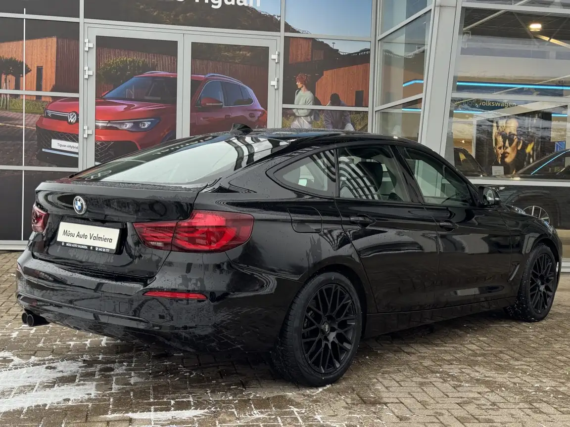 BMW 3 SERIES