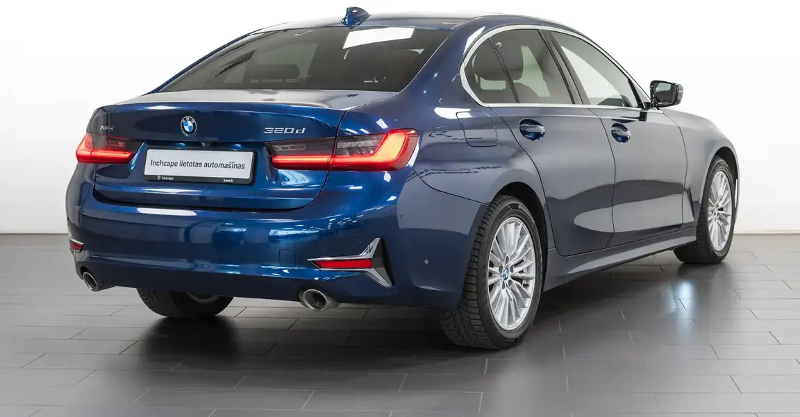 BMW 3 SERIES