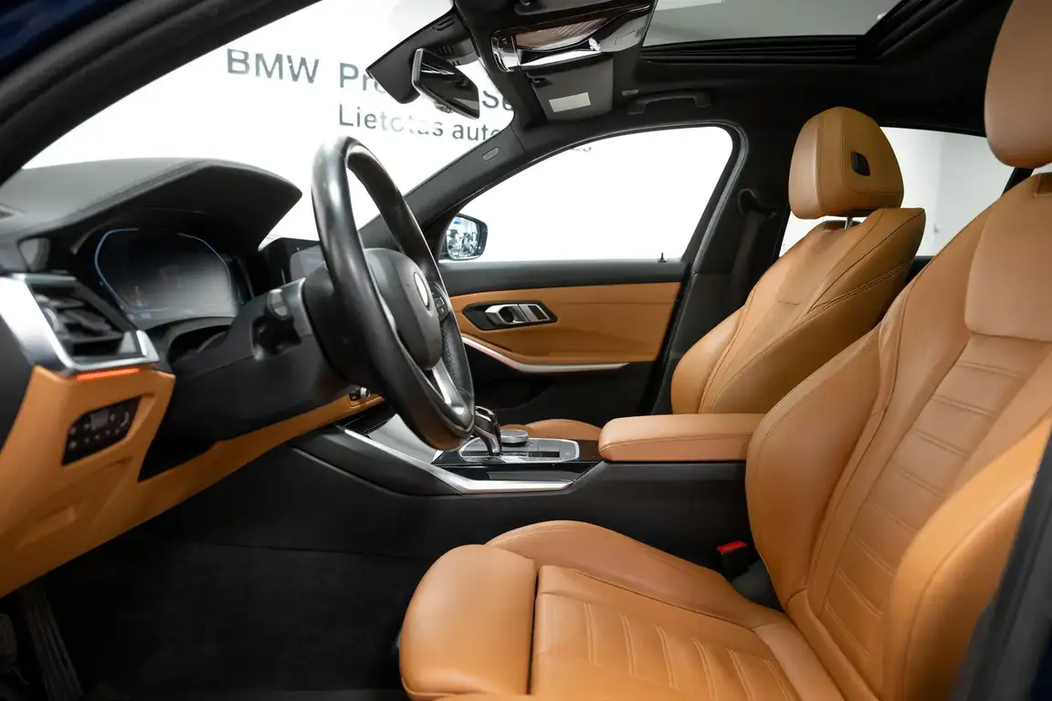 BMW 3 SERIES