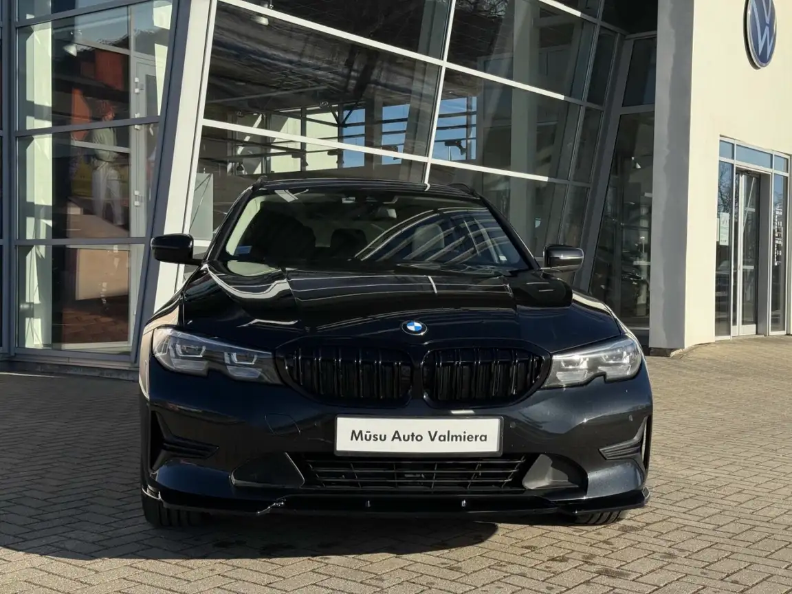 BMW 3 SERIES