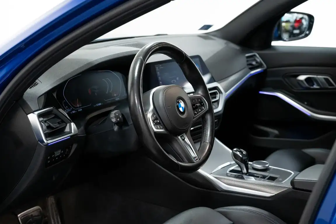 BMW 3 SERIES