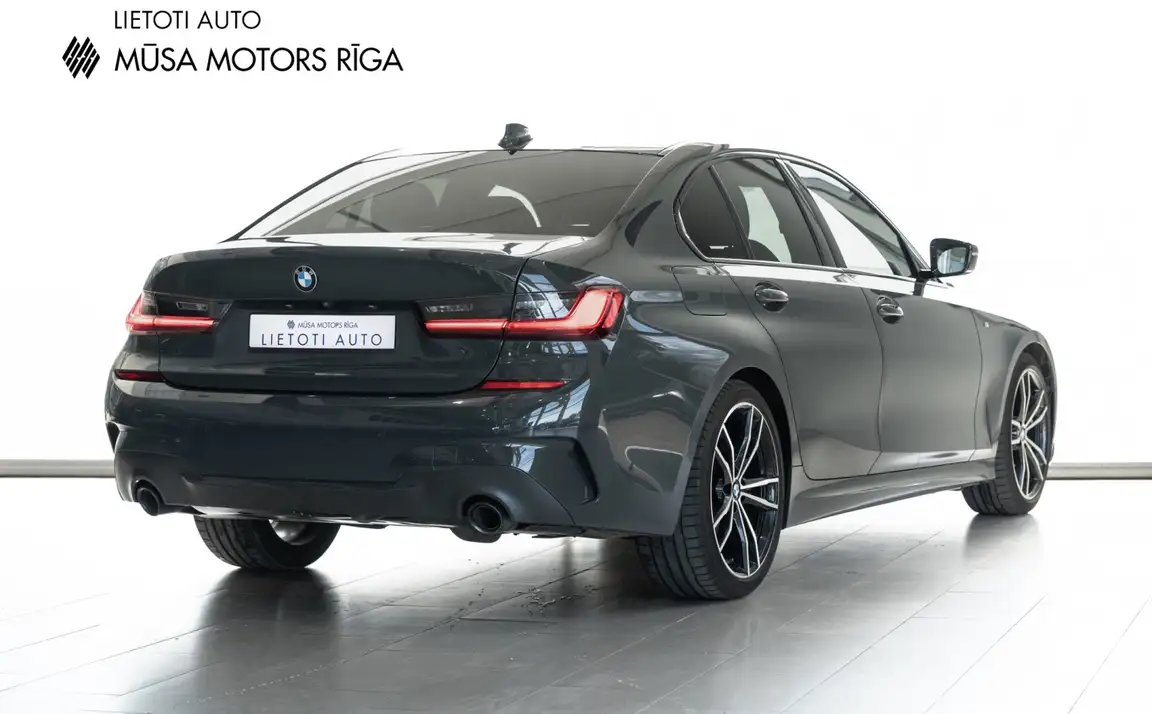 BMW 3 SERIES