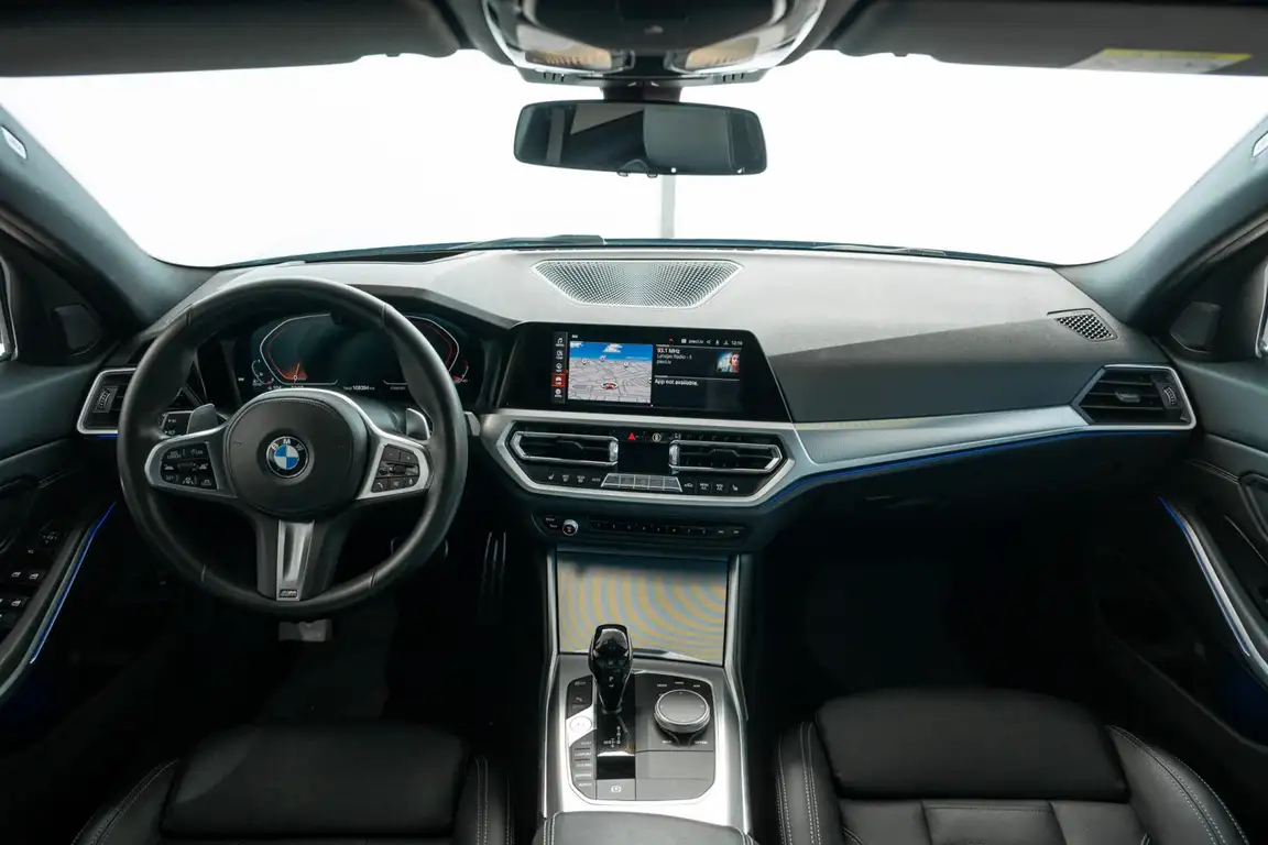 BMW 3 SERIES