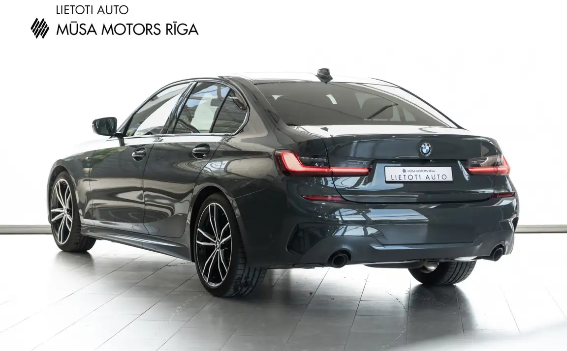 BMW 3 SERIES