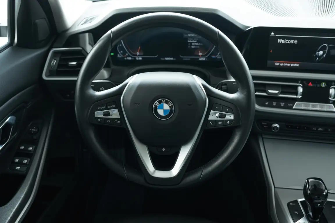 BMW 3 SERIES
