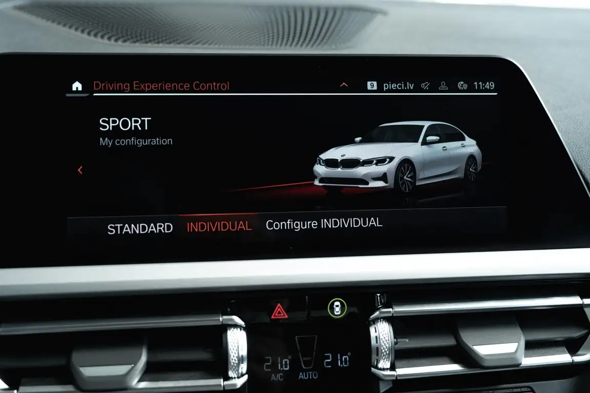 BMW 3 SERIES