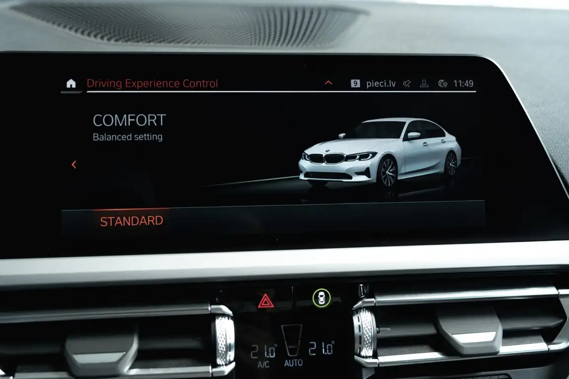 BMW 3 SERIES