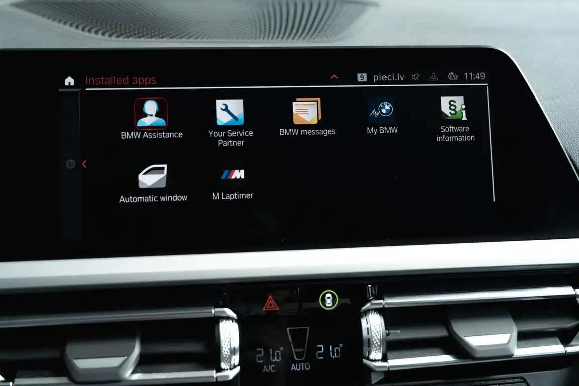 BMW 3 SERIES