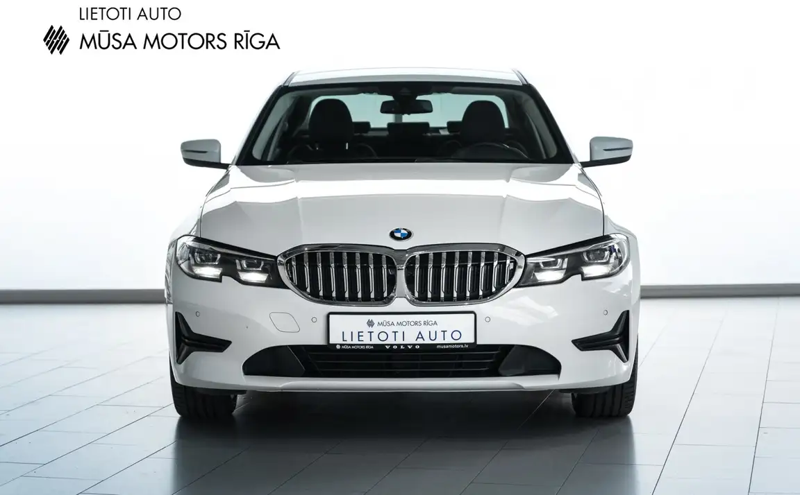 BMW 3 SERIES
