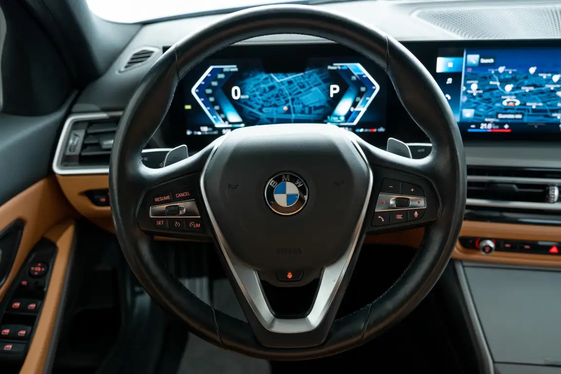 BMW 3 SERIES
