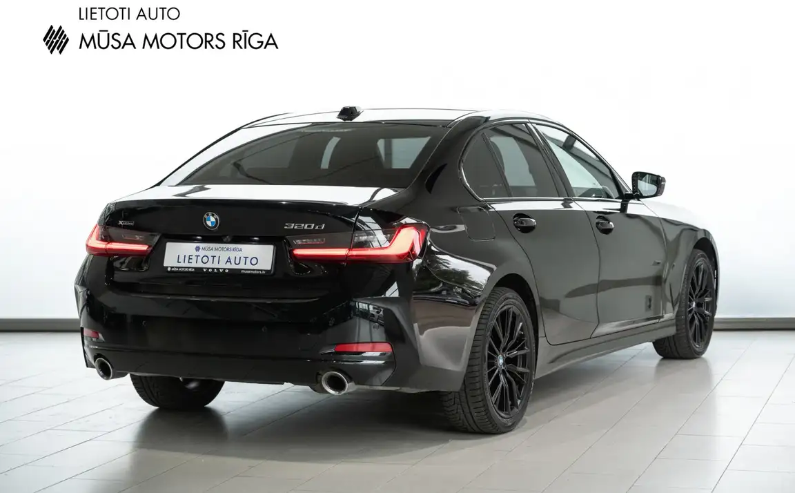 BMW 3 SERIES