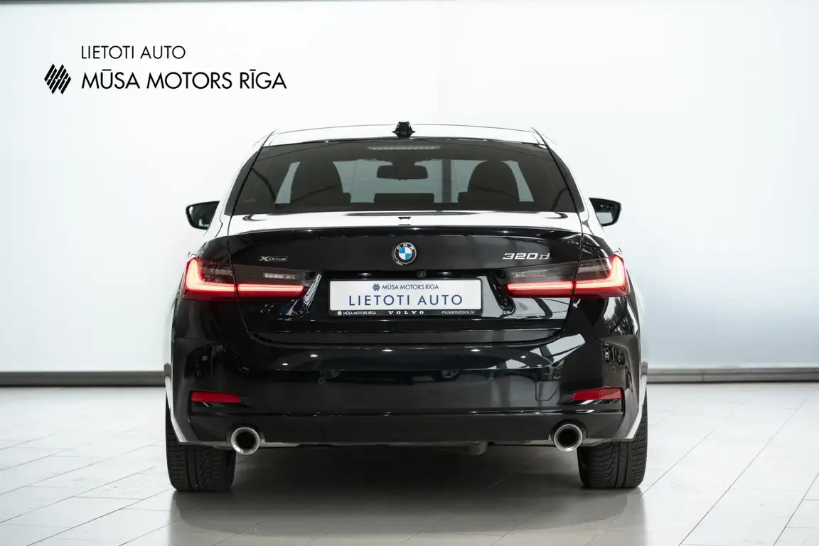 BMW 3 SERIES