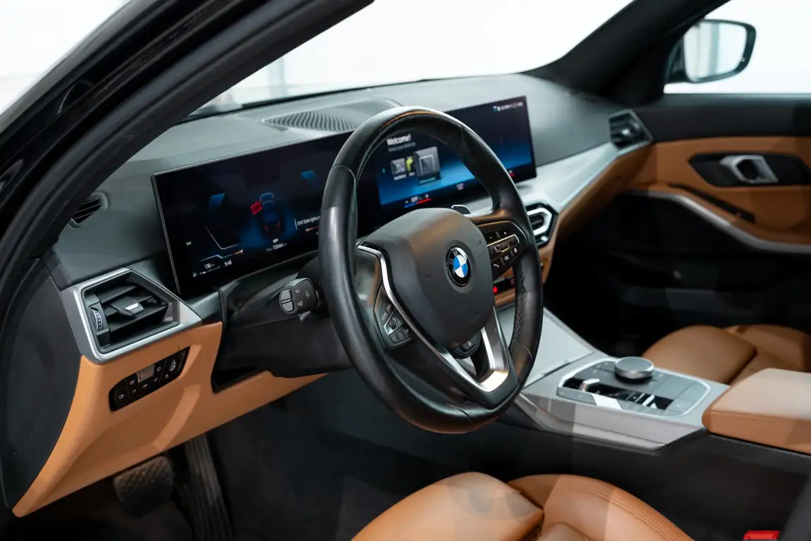 BMW 3 SERIES