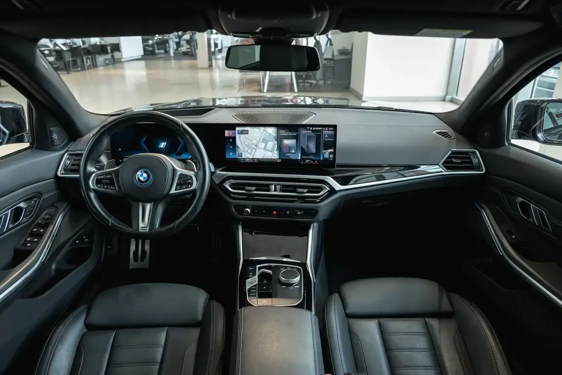 BMW 3 SERIES