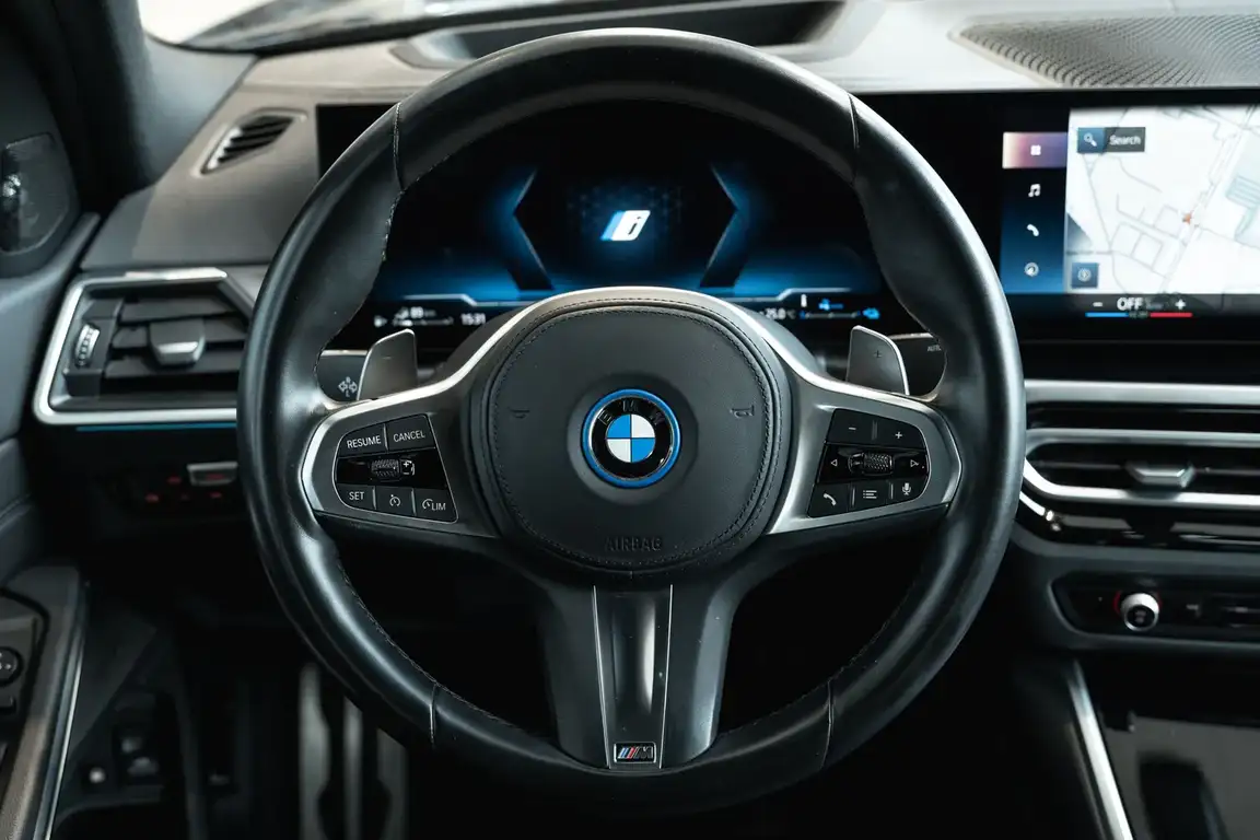 BMW 3 SERIES